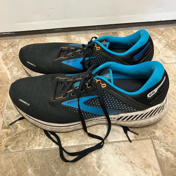 Brooks Adrenaline GTS 22s men’s size 13 black and blue color - Picture 2 of 8